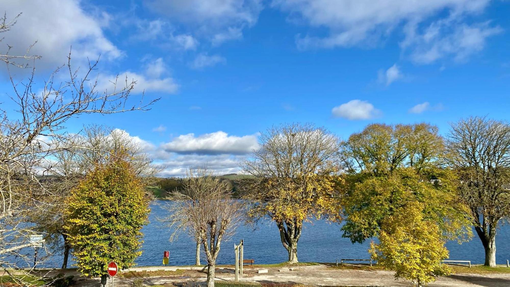 Villa Le Menhir 4 Ch Au Bord Du Lac Et Terrasse Villefranche-de-Panat Exterior foto